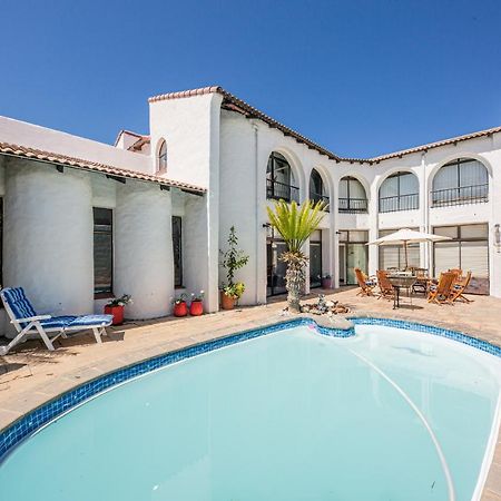 Big Blue Accommodation Bloubergstrand Exterior foto