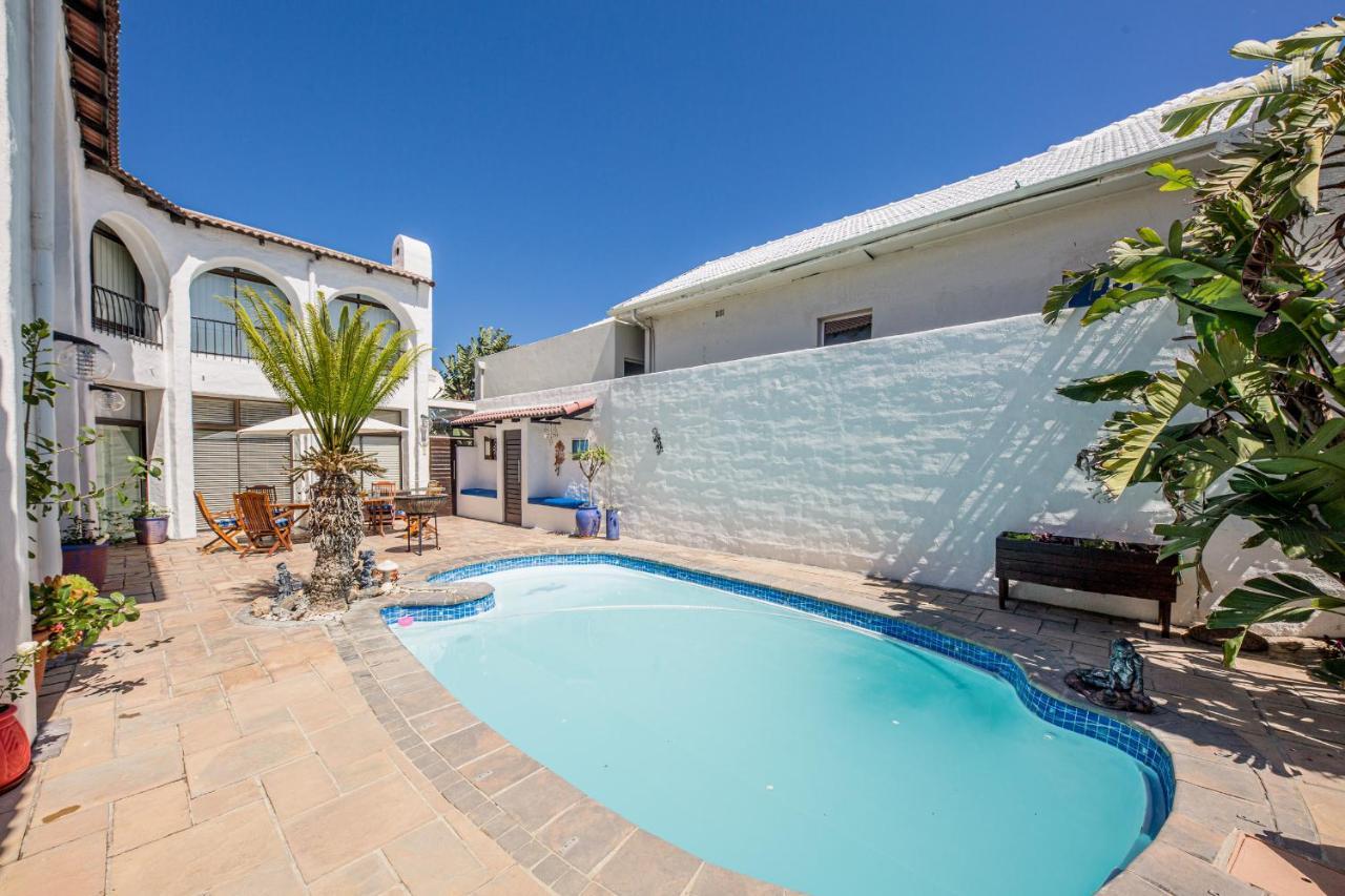 Big Blue Accommodation Bloubergstrand Exterior foto